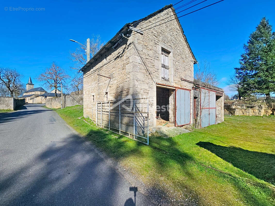 Maison à SEVERAC-LE-CHATEAU