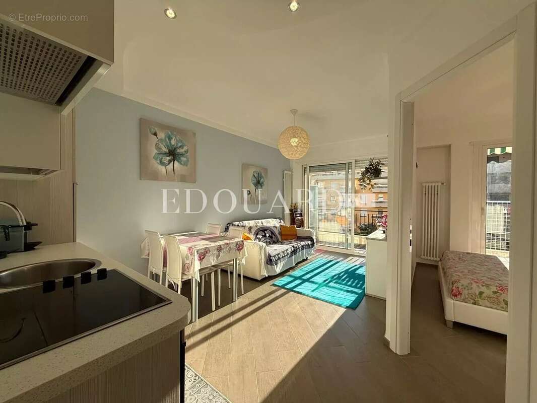 Appartement à ROQUEBRUNE-CAP-MARTIN