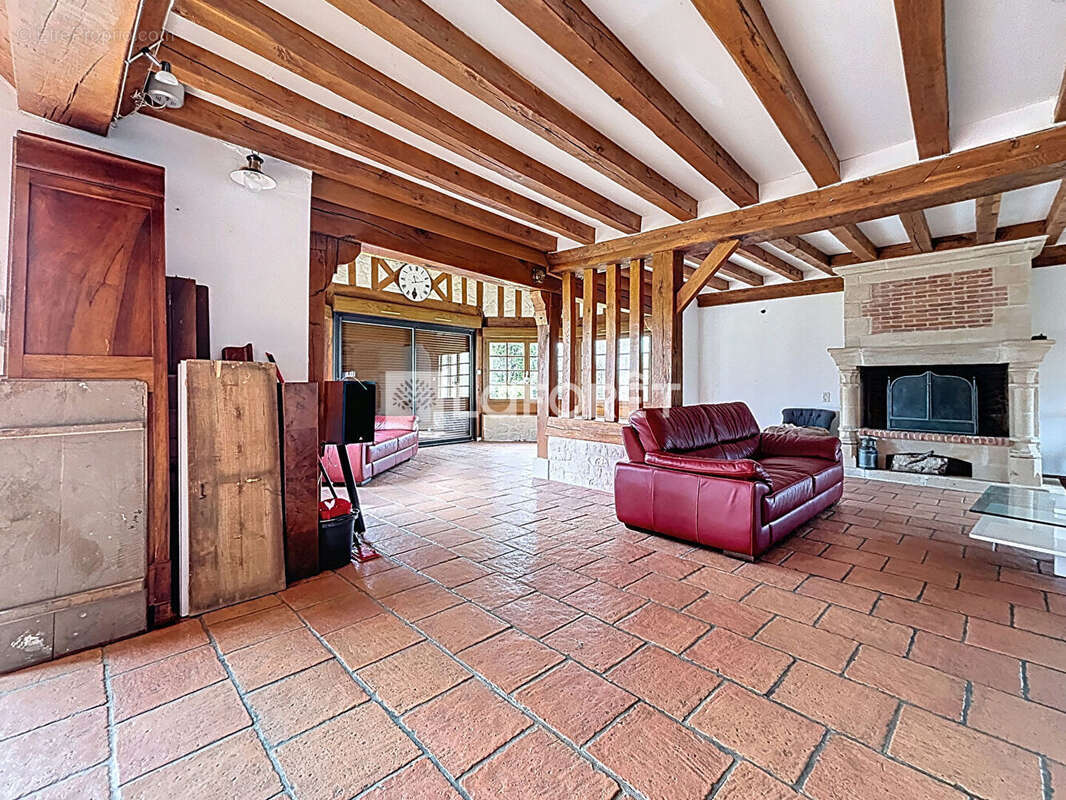 Maison à FAUGUERNON