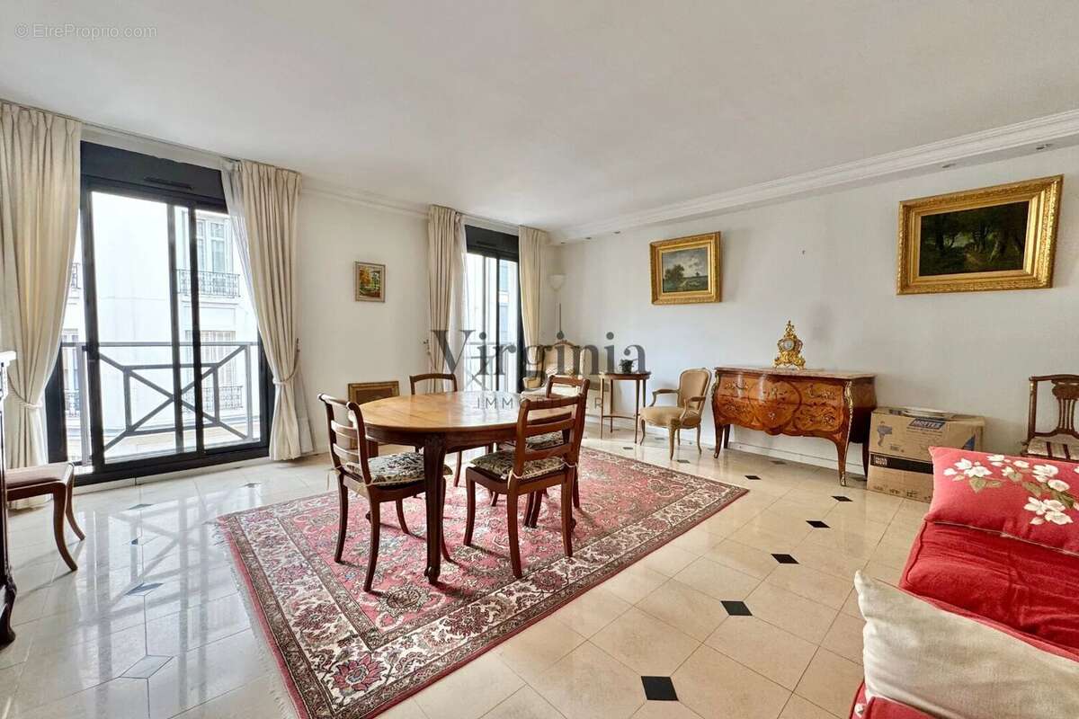 Appartement à CHARENTON-LE-PONT