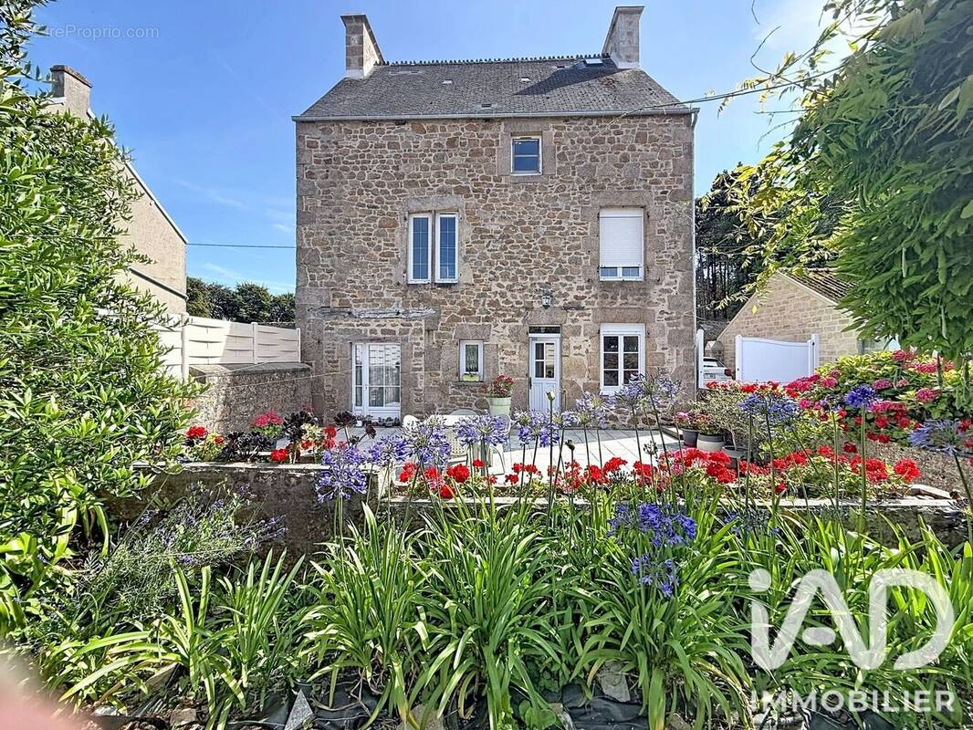 Photo 1 - Maison à SAINT-PIERRE-EGLISE