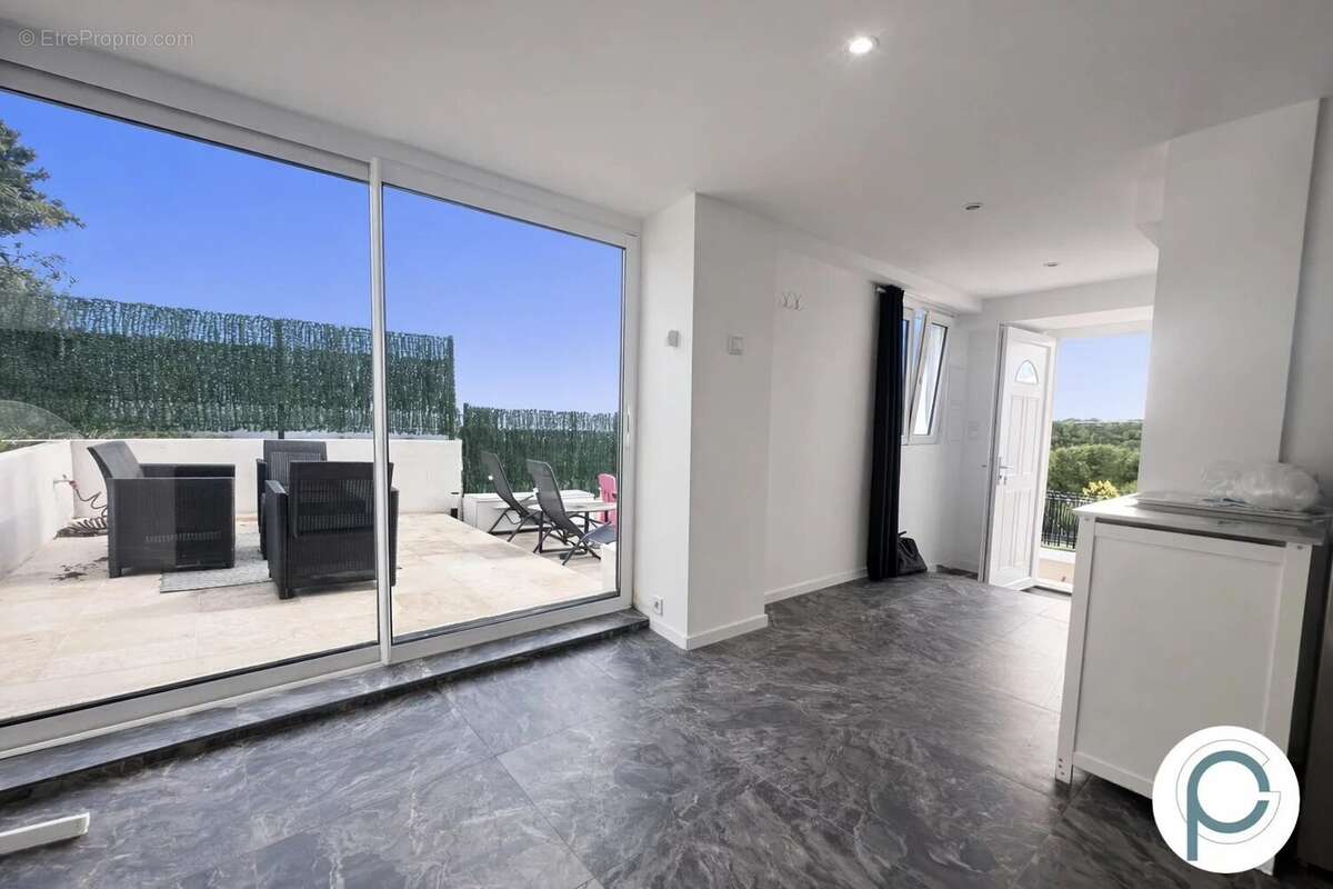 Maison à LE CASTELLET