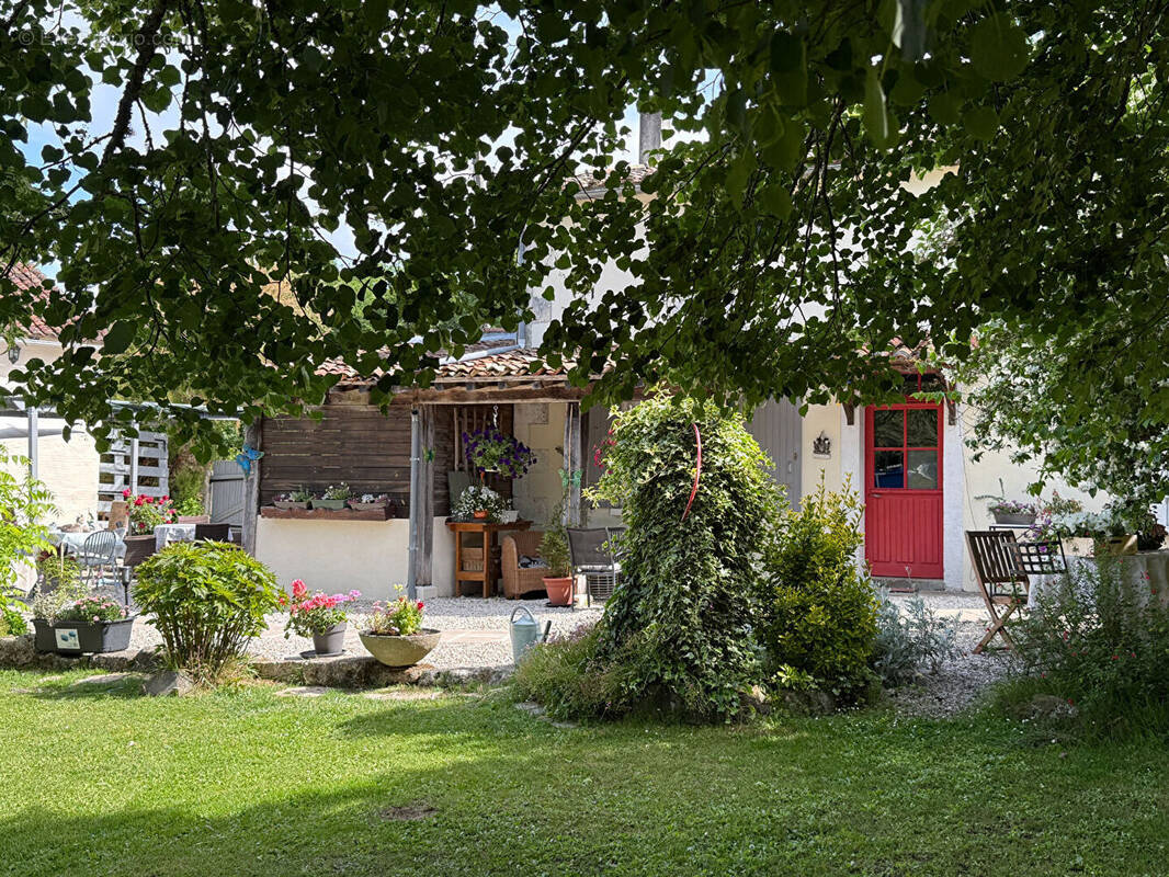 Maison à COMBIERS