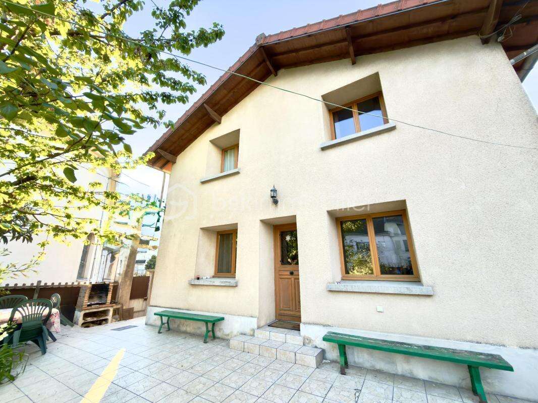 Belle maison familiale 6 pièces avec jardin - photo 2