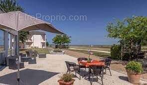 Appartement à FOURAS