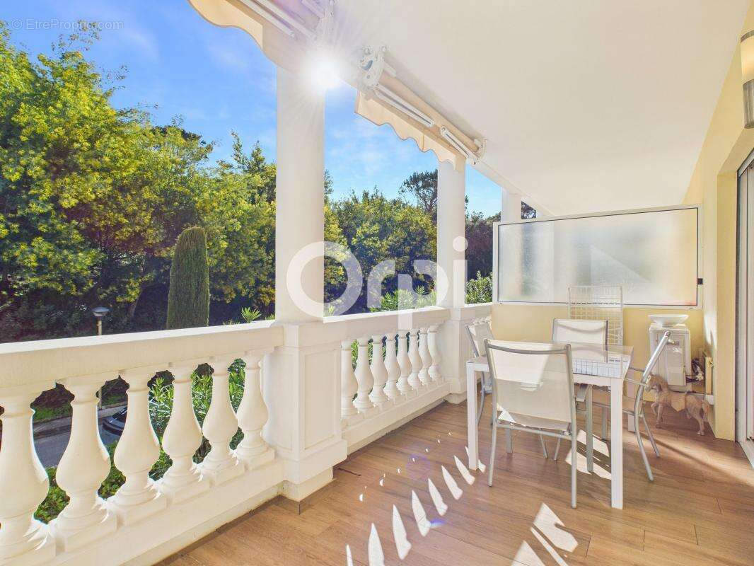 Appartement à MANDELIEU-LA-NAPOULE