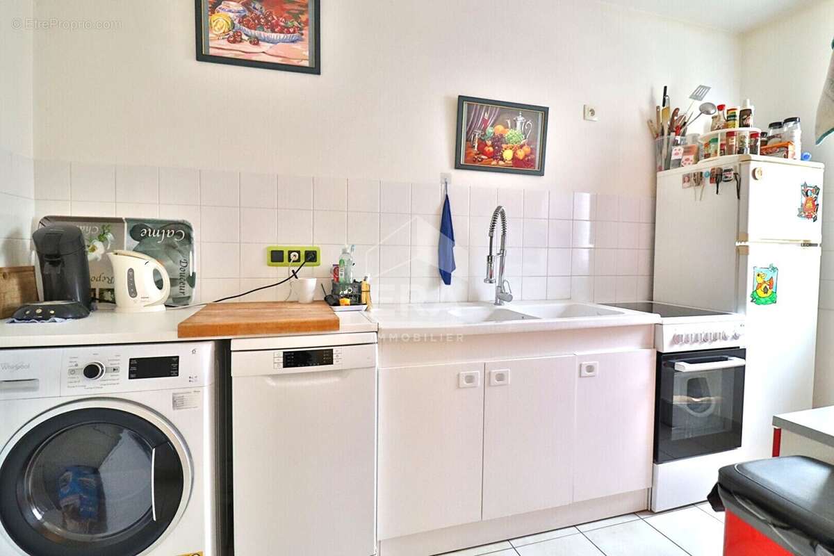 A vendre  Secteur Hameau de l'est maison 3 chambres avec jardin et garage - photo 3