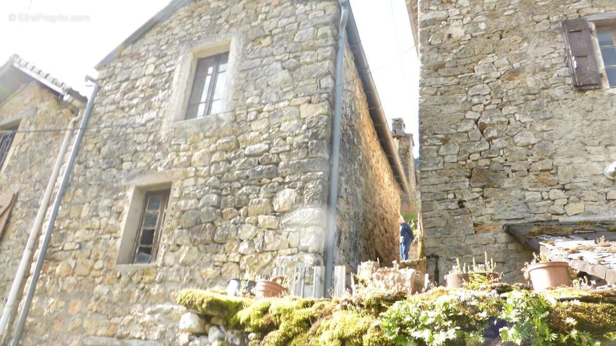 Appartement à VEYREAU