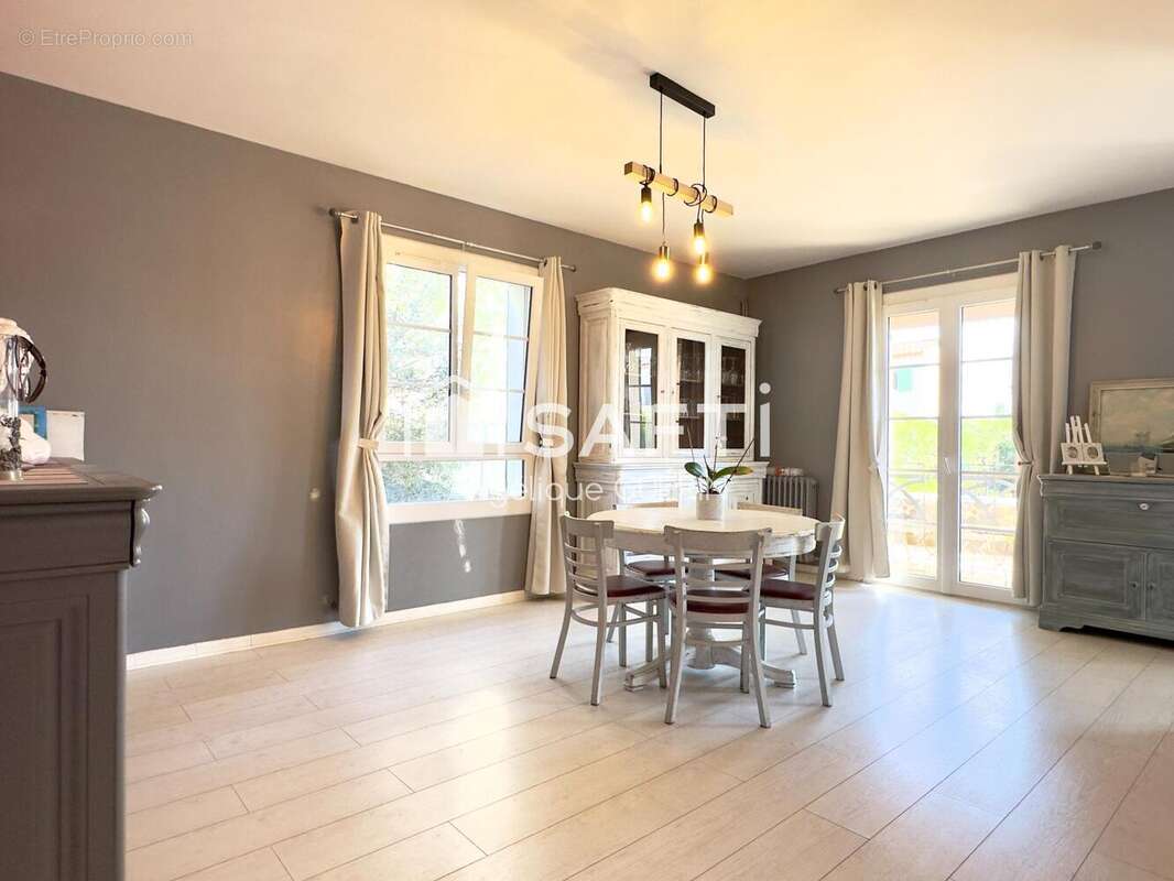 Maison 150 m² à Hyeres  - photo 4