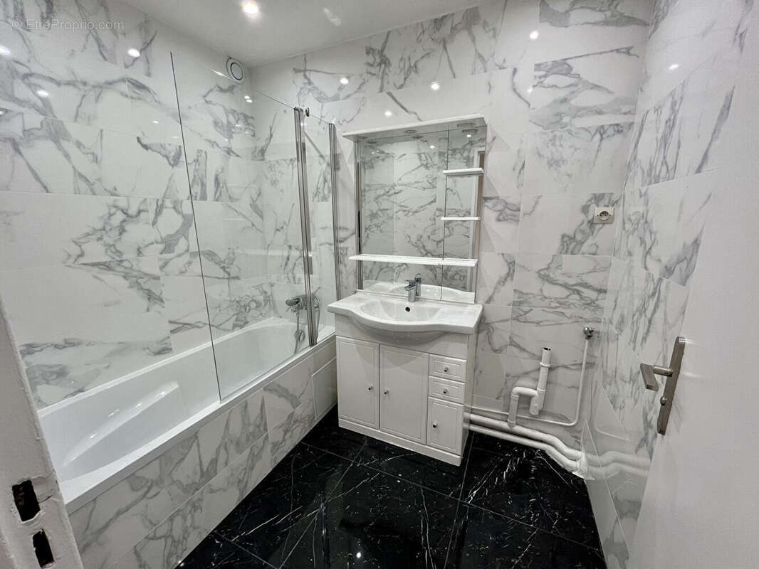 Appartement à PARIS-19E