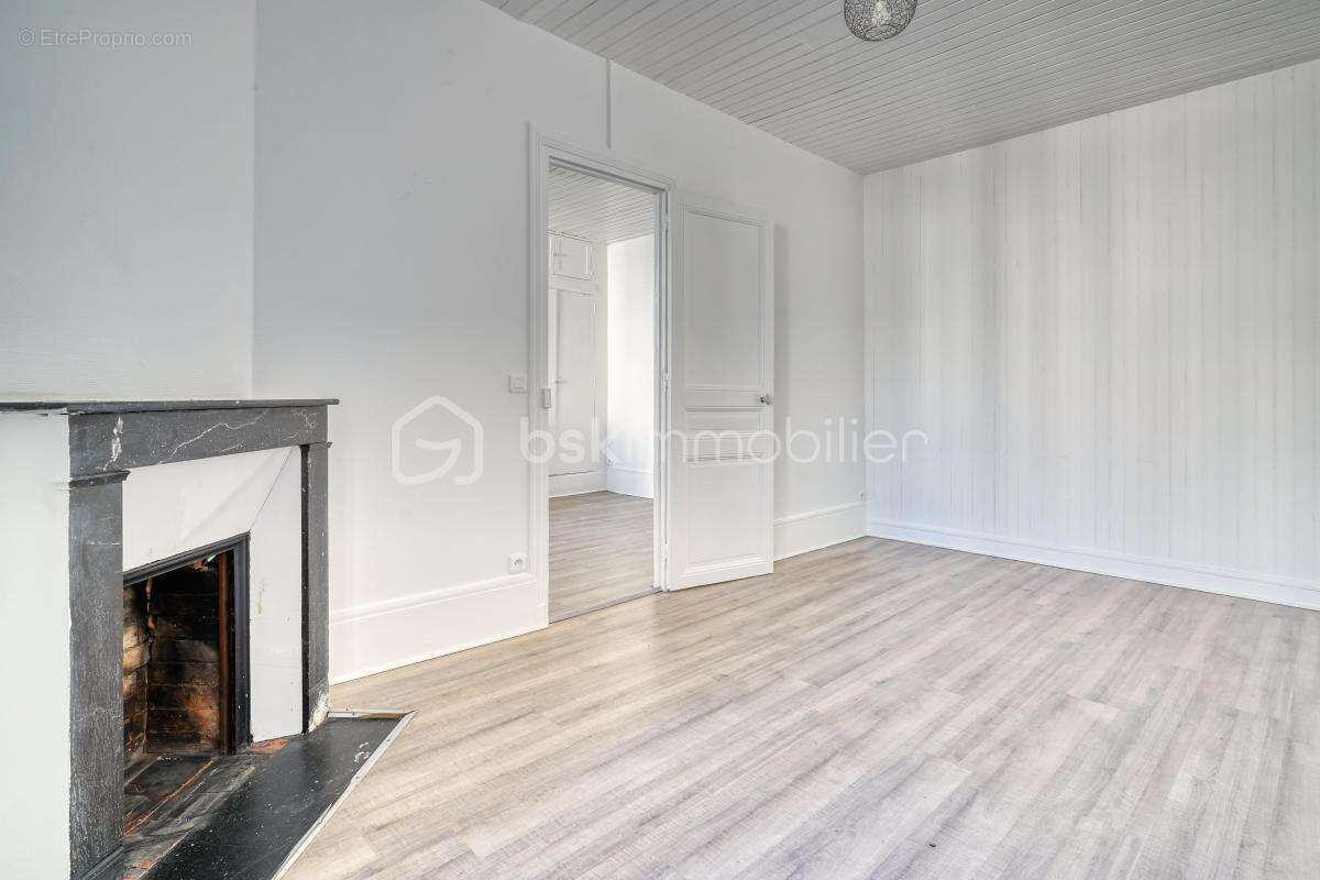 Appartement à PARIS-11E