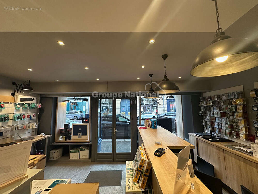 Commerce à VERSAILLES