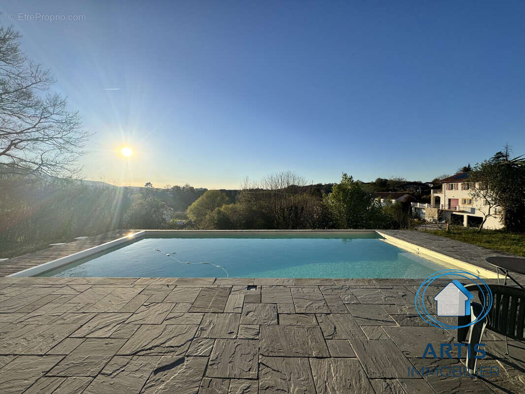 Maison à SAINT-PEE-SUR-NIVELLE