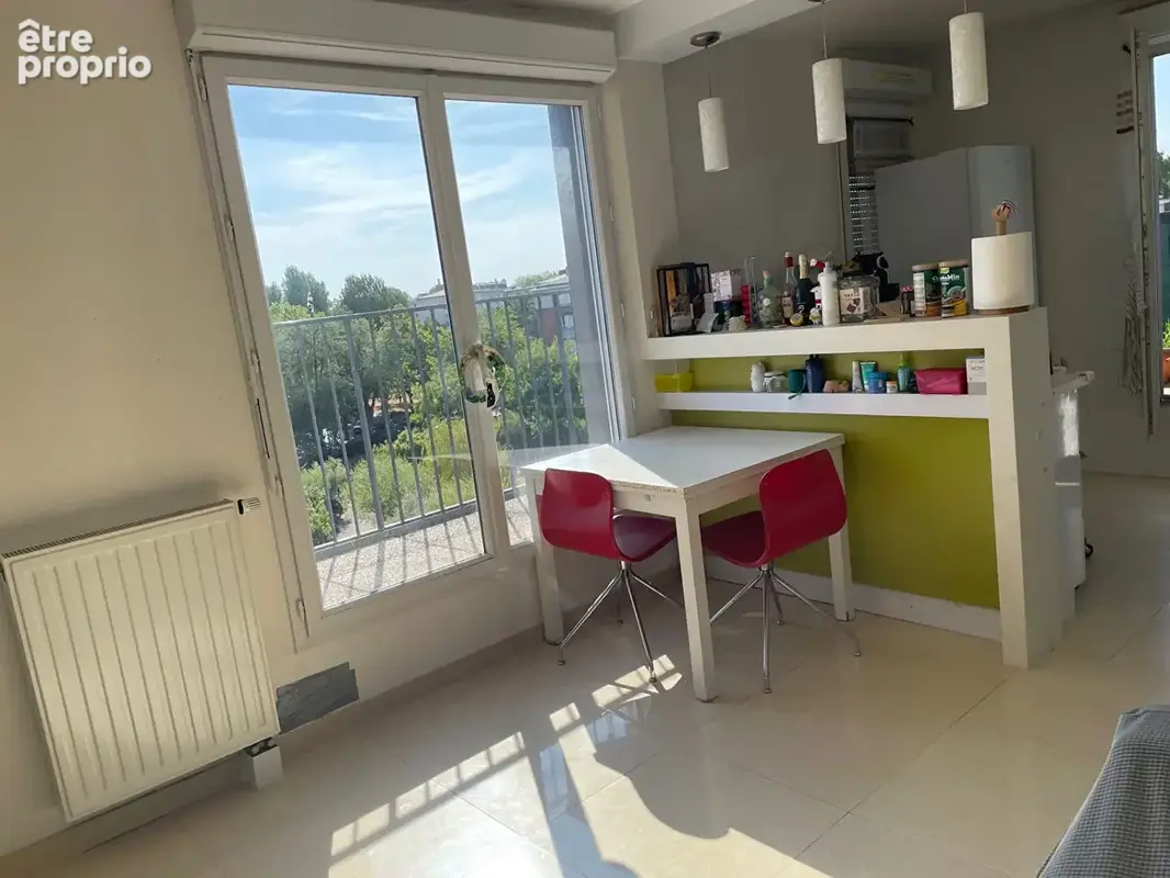 3 pièces en dernier étage avec balcons, ascenseur et parking en sous-sol. - photo 3