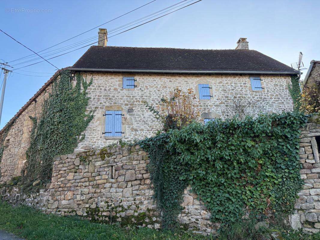 BELLE OPPORTUNITE ! Maison en pierre de 165m², pleine de charme, 4 chambres, Cour intérieure de 379m² 93 000 € - photo 20