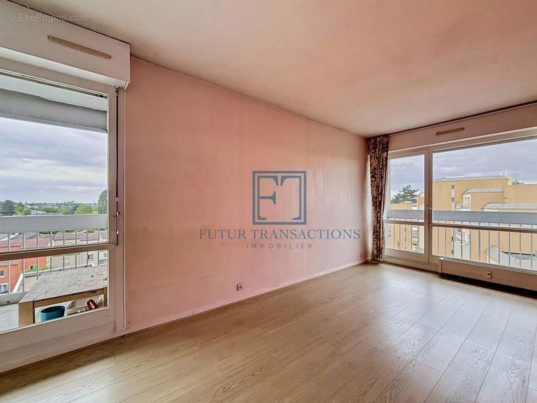 Appartement à ELANCOURT