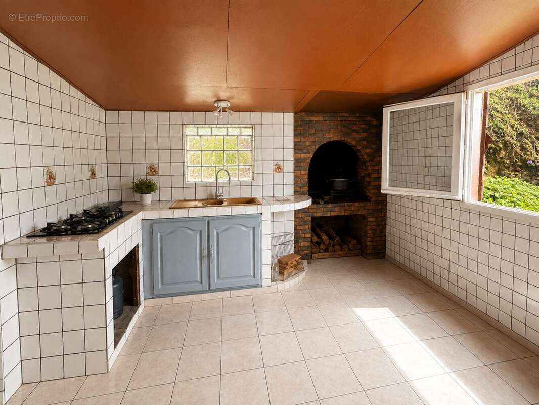 Maison 120 m² à Le Port  - photo 5