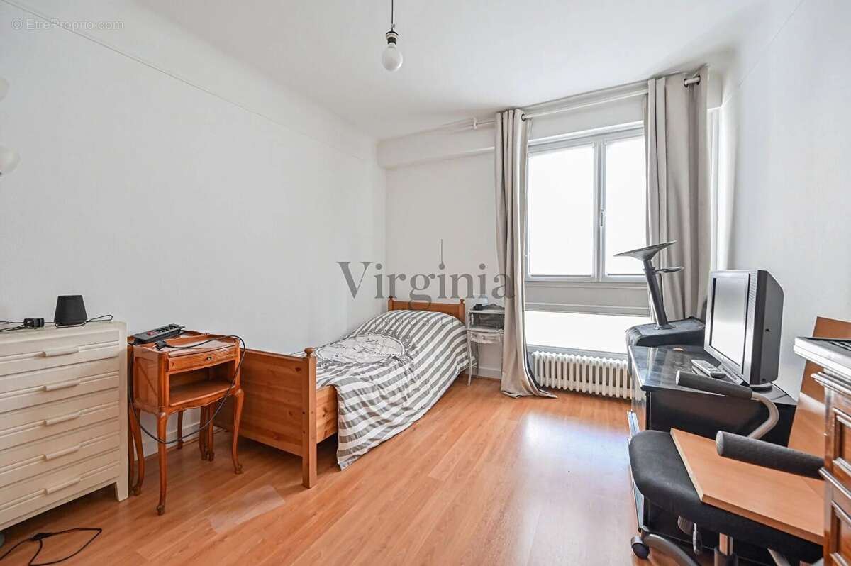 Appartement à CHARENTON-LE-PONT