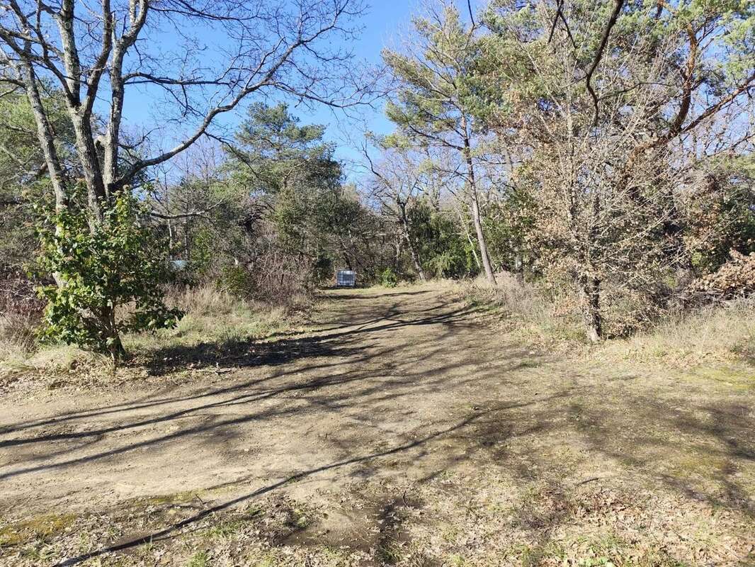 Terrain à LA BRUGUIERE