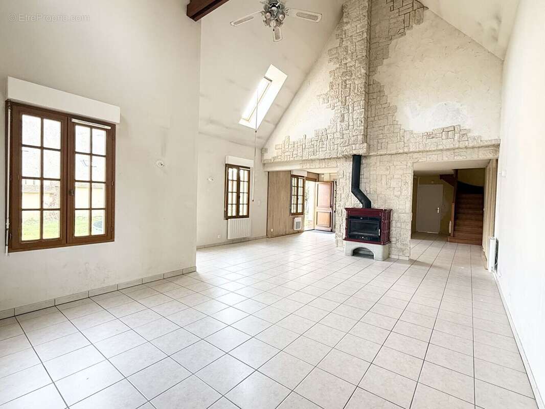 Maison à OURSEL-MAISON
