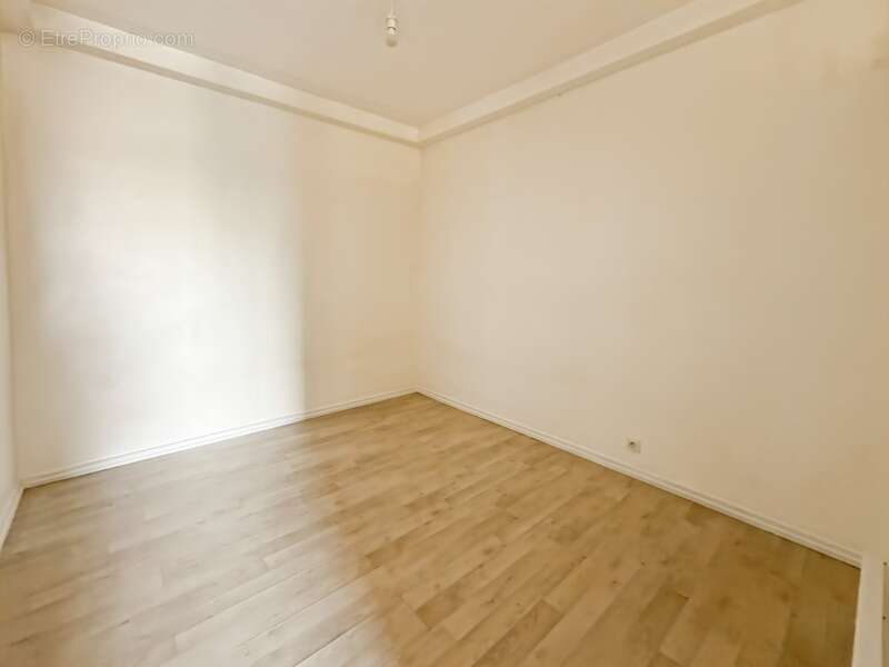 Idéal investisseur – Lumineux T1 bis de 49 m² – Bordeaux Capucins / Victoire - photo 6
