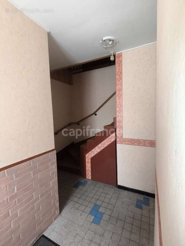 Ensemble immobilier VILLERS AUX BOIS (51130) - photo 5