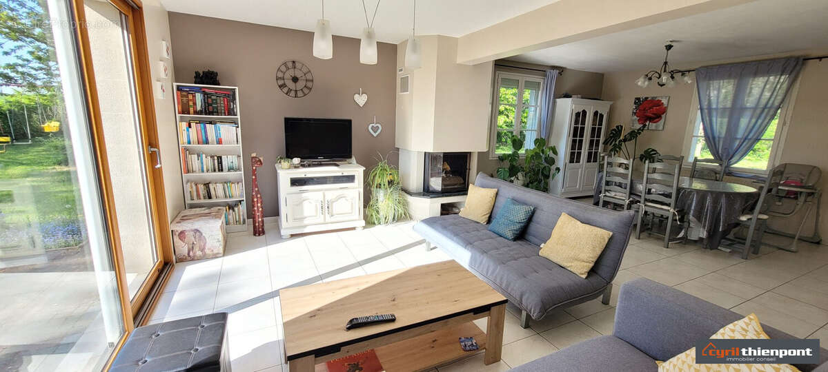 Maison à HUCHENNEVILLE