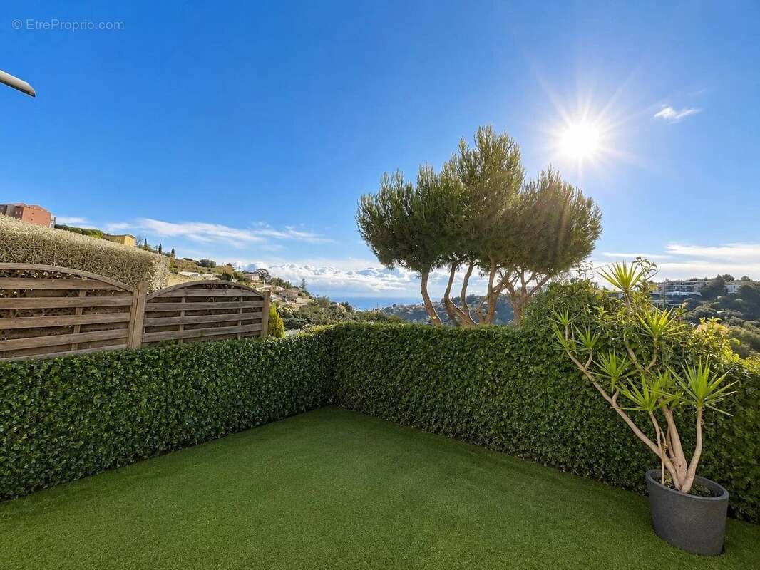Nice Ventabrun – 4 pièces en rez-de-jardin avec vue mer, piscine, 2 stationnements - photo 2
