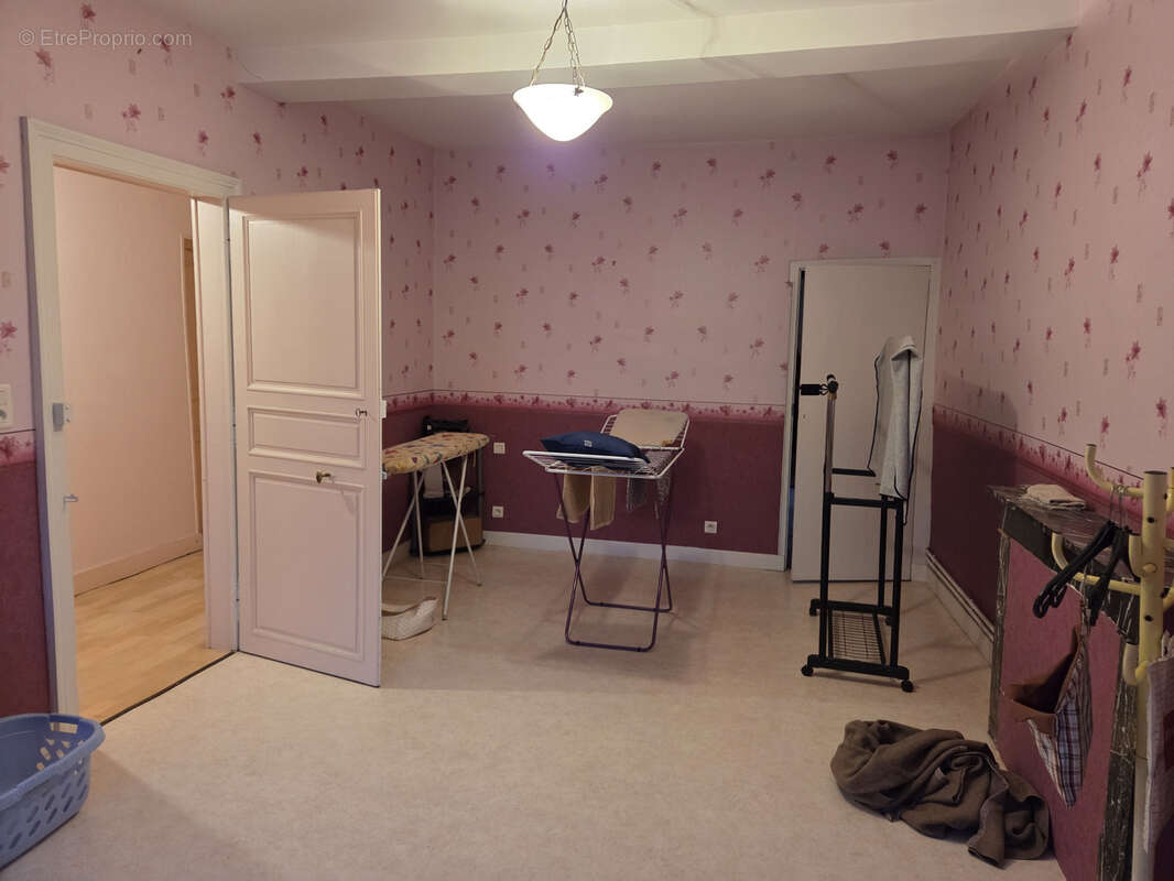 Maison à MAUBERT-FONTAINE