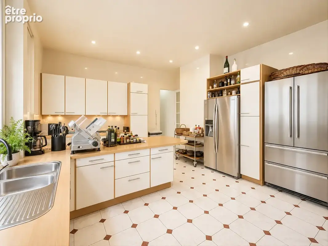 Paris 17e   Plaine Monceau  Élégant appartement familial de 293 m2   7 pièces   1er étage avec ascenseur - photo 13