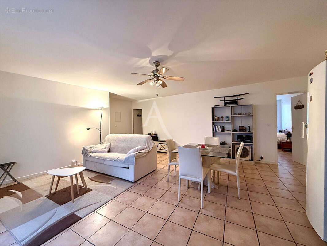 Appartement à MEZE