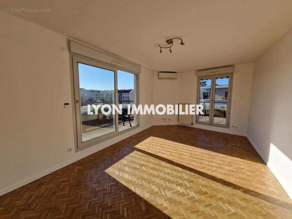 Appartement à LYON-8E