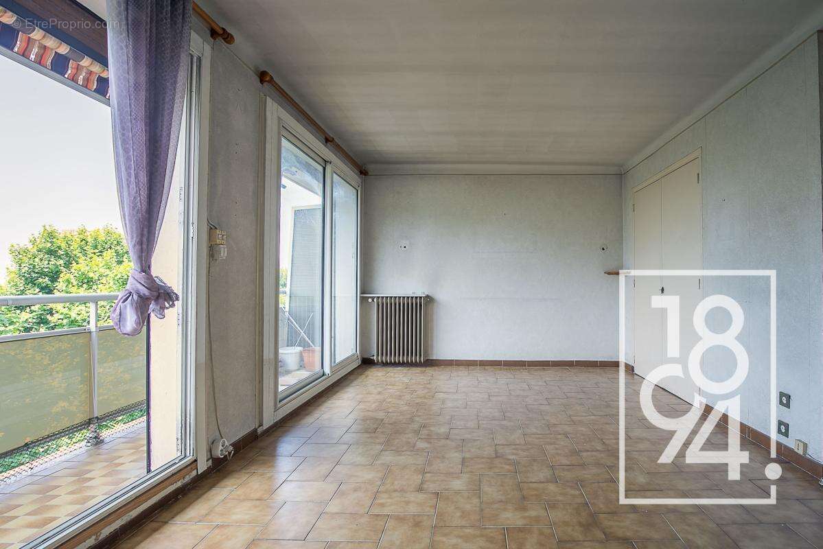 A vendre I Marseille 14e I T4 transformé en T3 de 63m2 - photo 3