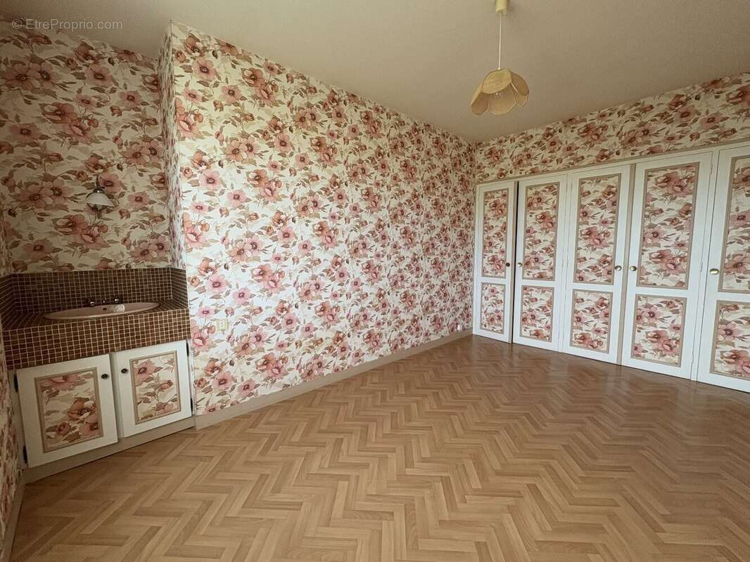 Maison à SAINT-FORT-SUR-LE-NE