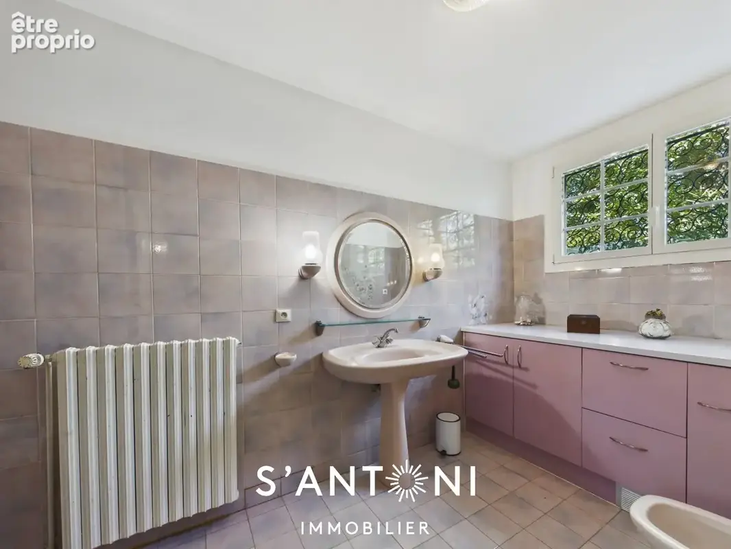 Propriété de caractère avec piscine et double garage - photo 9