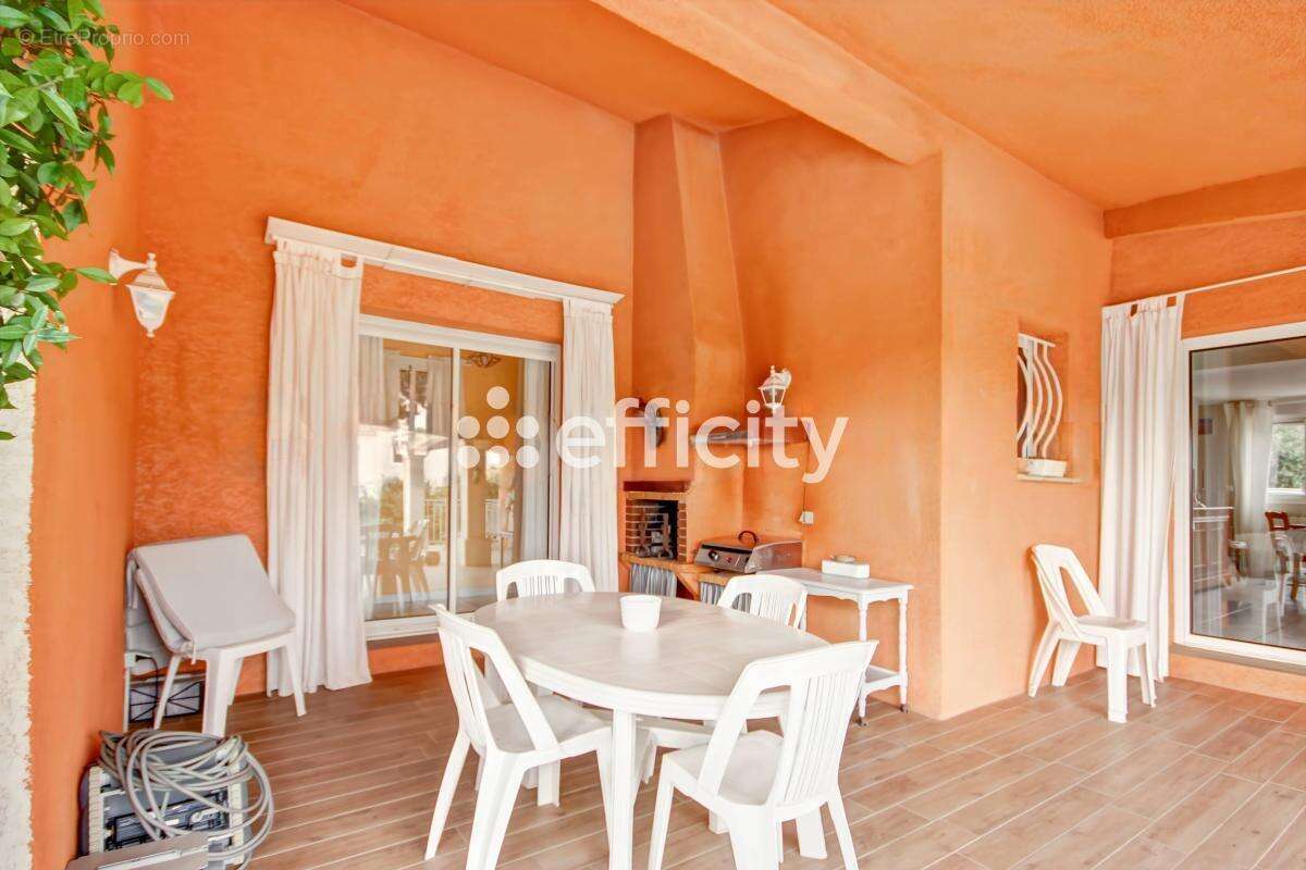 Maison à VILLEVEYRAC