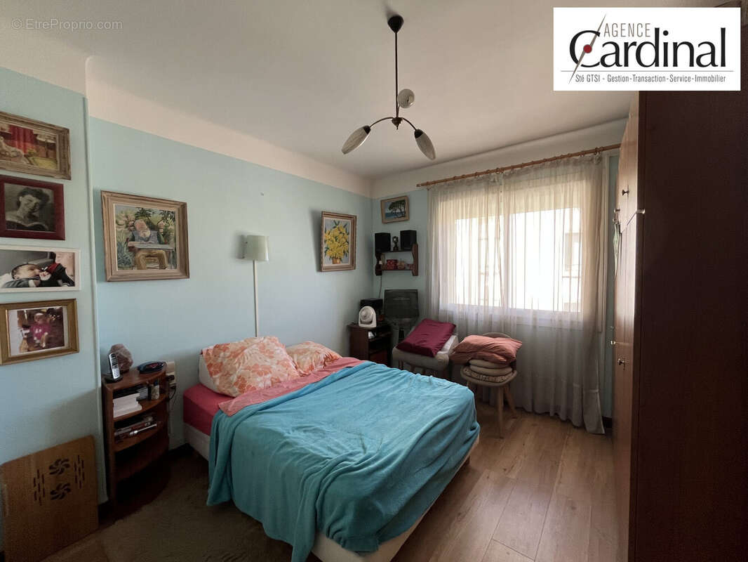 Appartement à MARSEILLE-4E