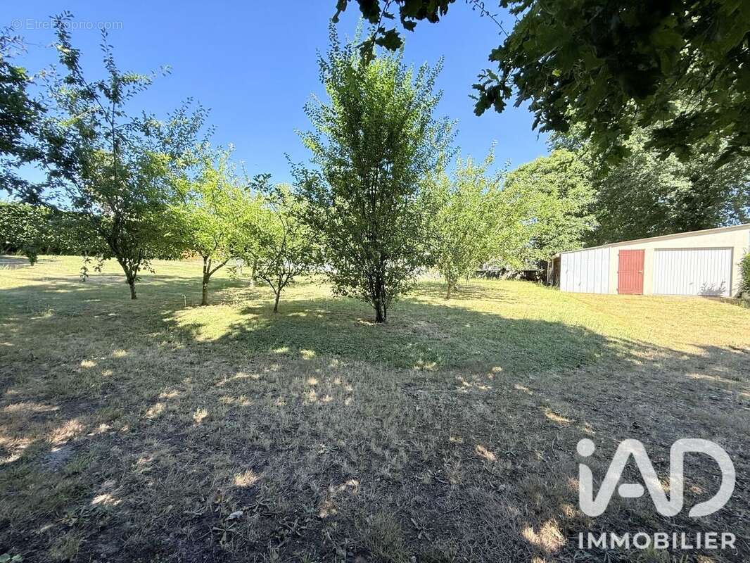 Terrain 852 m² à Guignen  - photo 2