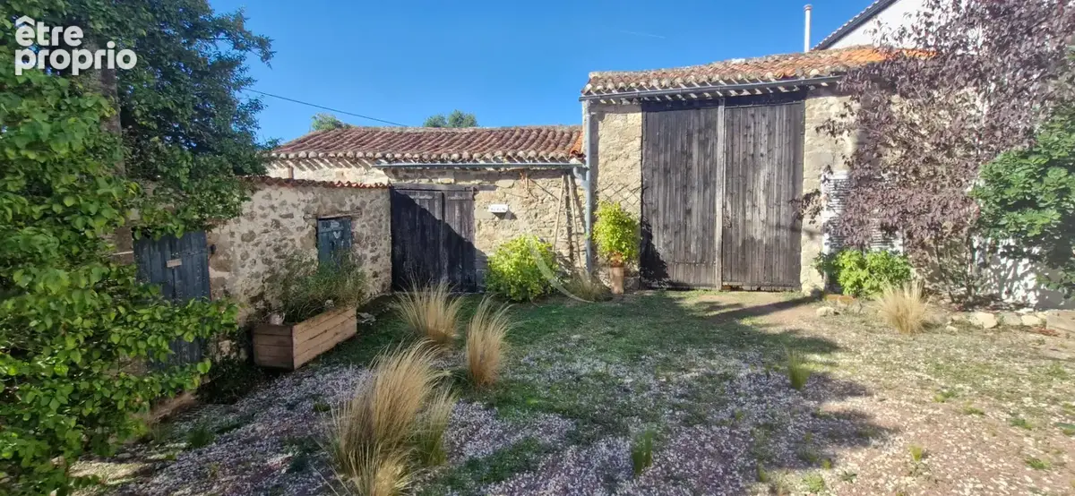 Aubigny les clouzeaux ancien logis + dependances a vendre - photo 13