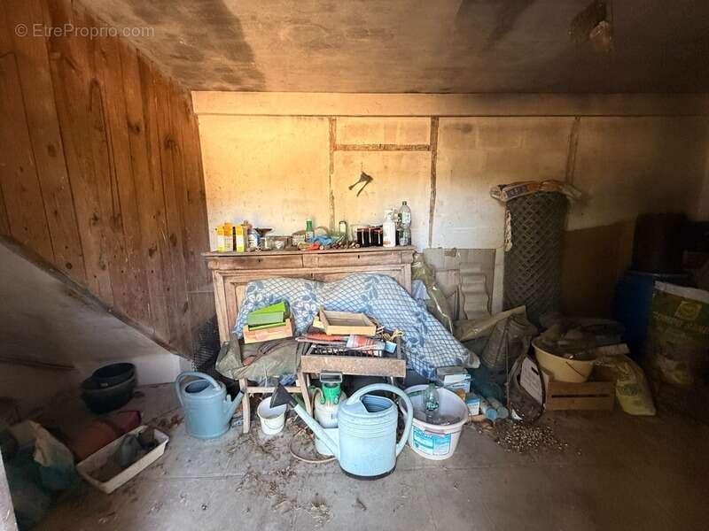 EN EXCLUSIVITE ! Charmante maison en pierre 60m² à rénover, Terrain de 900 m² 23 800 € - photo 5