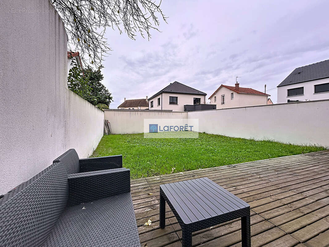 Maison à SARTROUVILLE