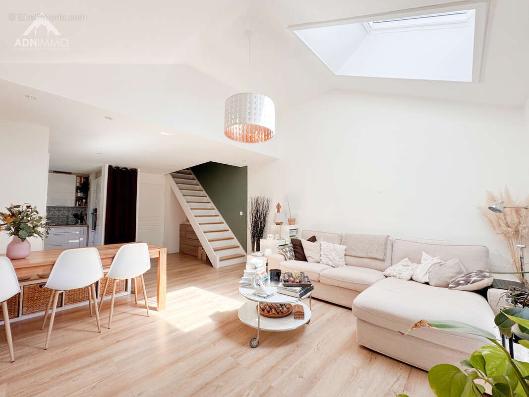 Maison à PREVESSIN-MOENS