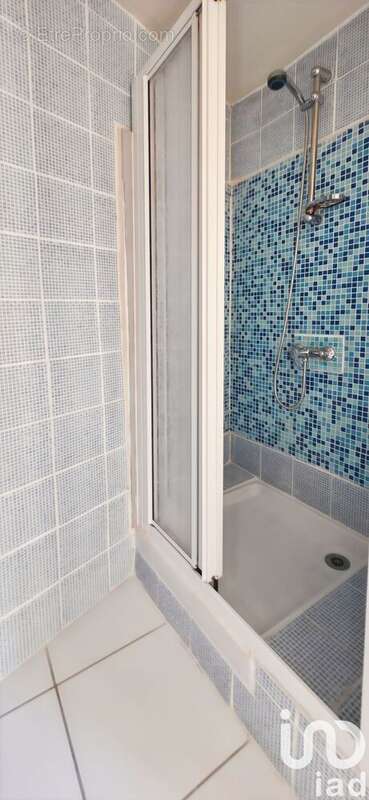Maison 46 m² à Castelnau-De-Guers  - photo 7