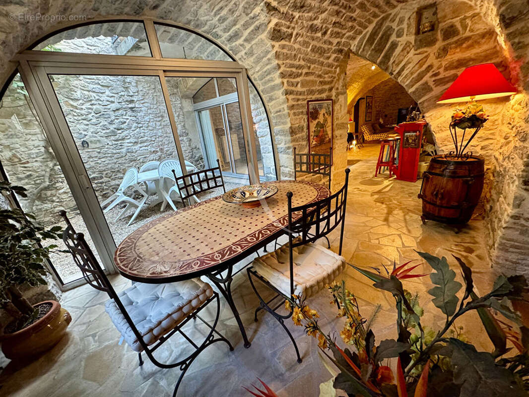 Maison à CLARENSAC