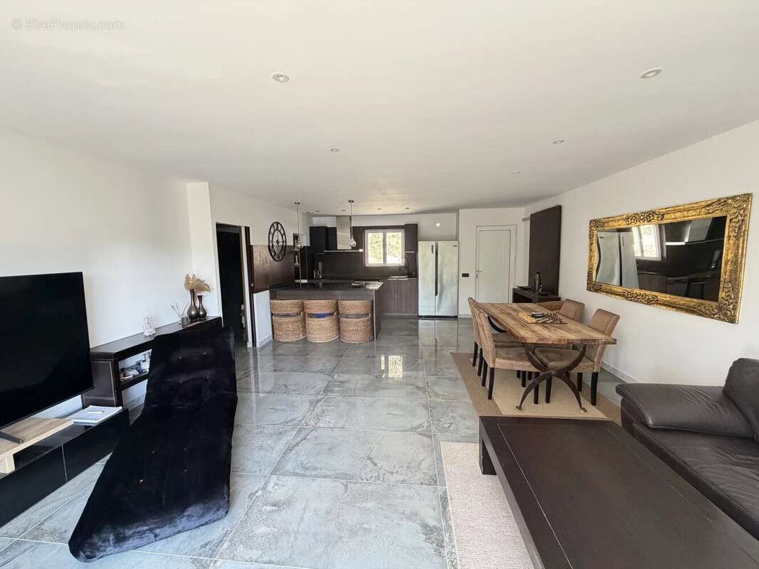 Figanières – maison récente de plain-pied – 109 m² – 3 chambres – dpe a – terrain 1 062 m² - photo 15
