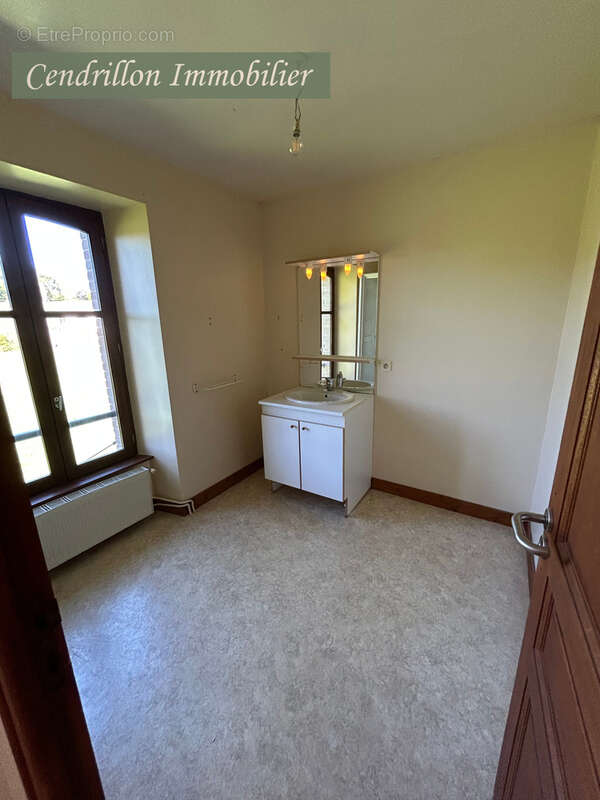 Maison à MONTBOUCHER