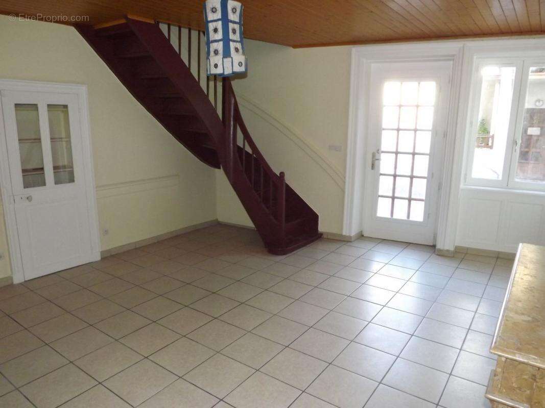 Appartement à CHALAMONT