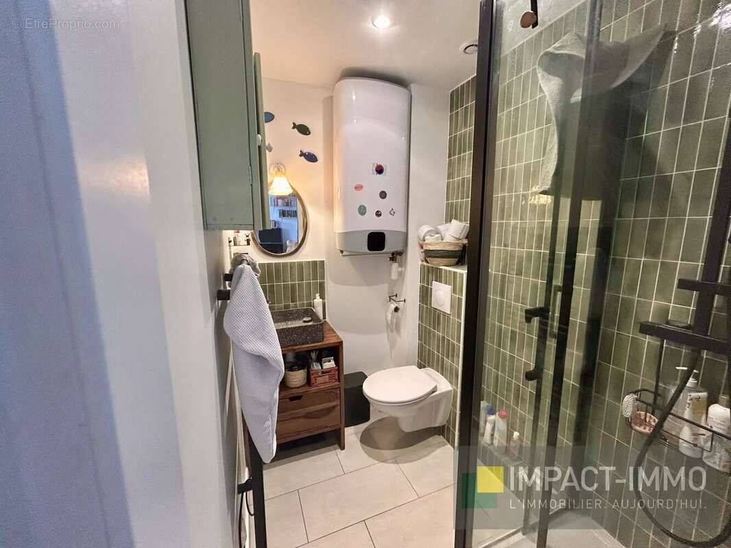 Nouveauté - Vue Dégagée - Charmant 2 pièces refait à neuf - photo 5