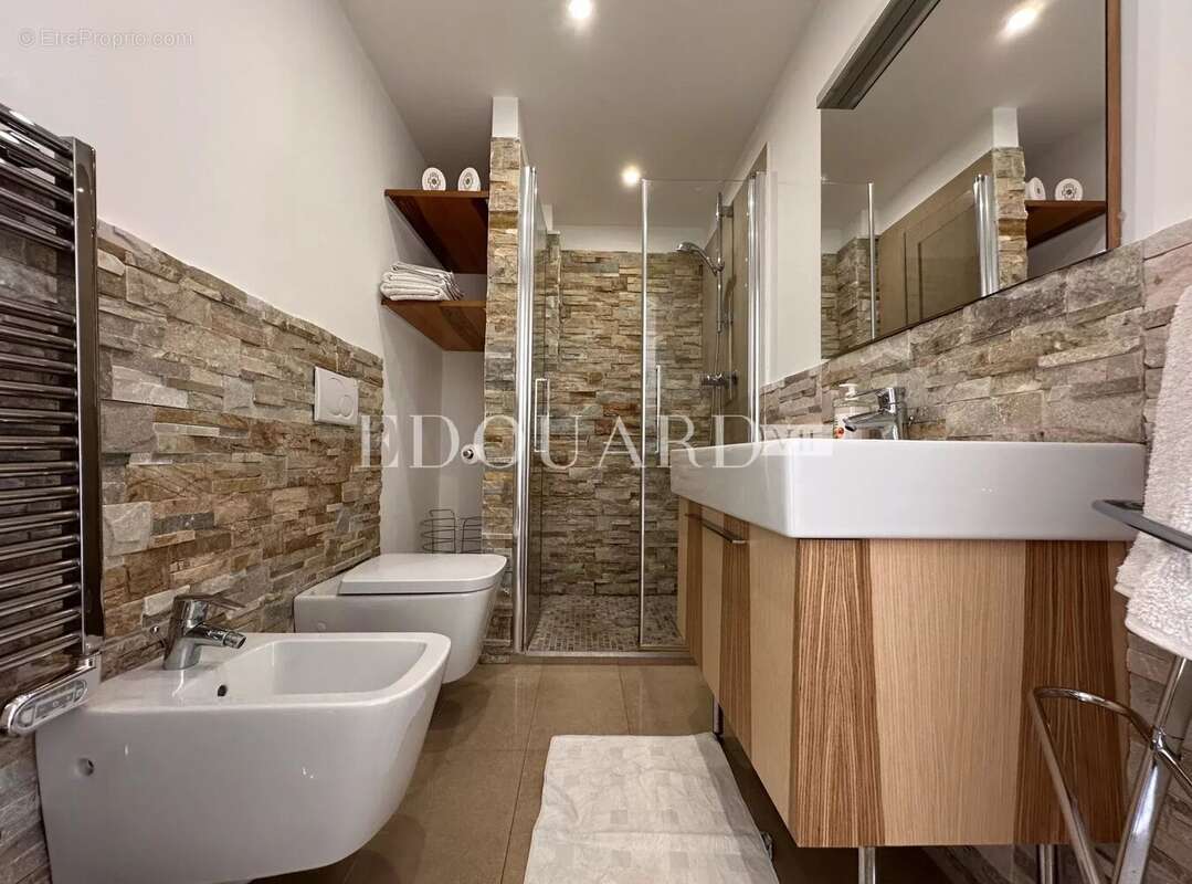 Appartement à ROQUEBRUNE-CAP-MARTIN