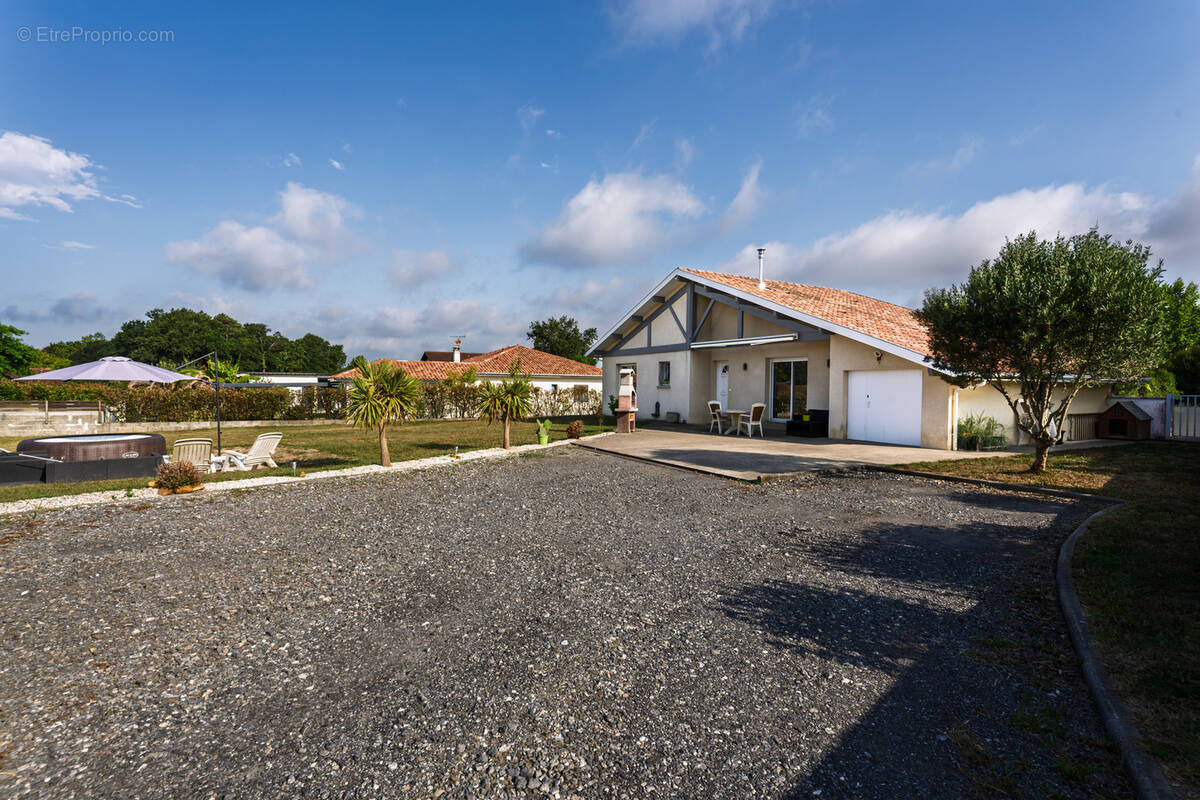 Maison à SAINTE-MARIE-DE-GOSSE